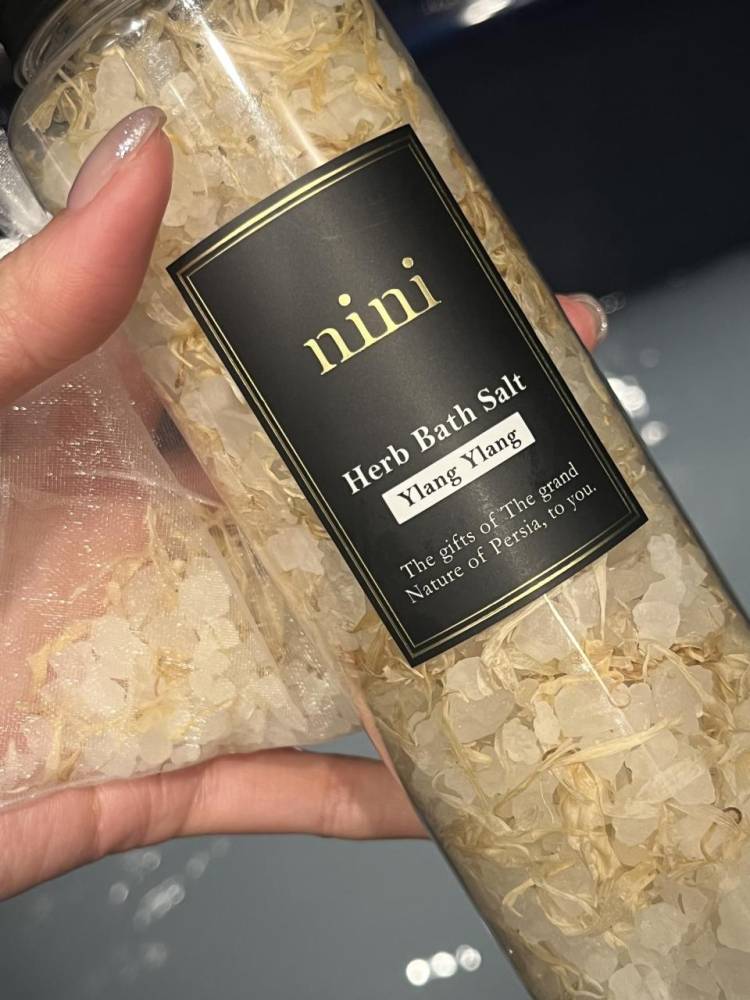 おやすみ𝜗𝜚꙳.*