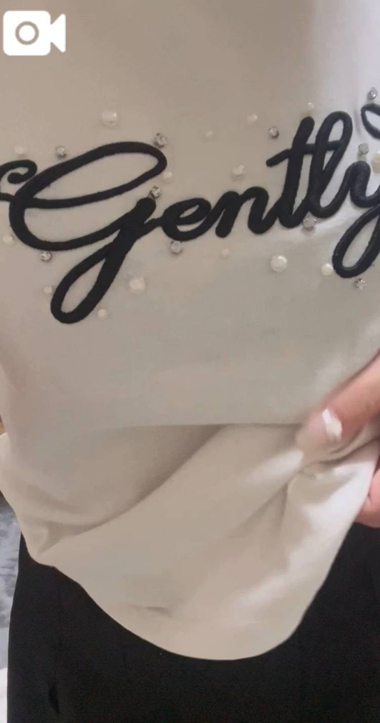 見えちゃう？🫣