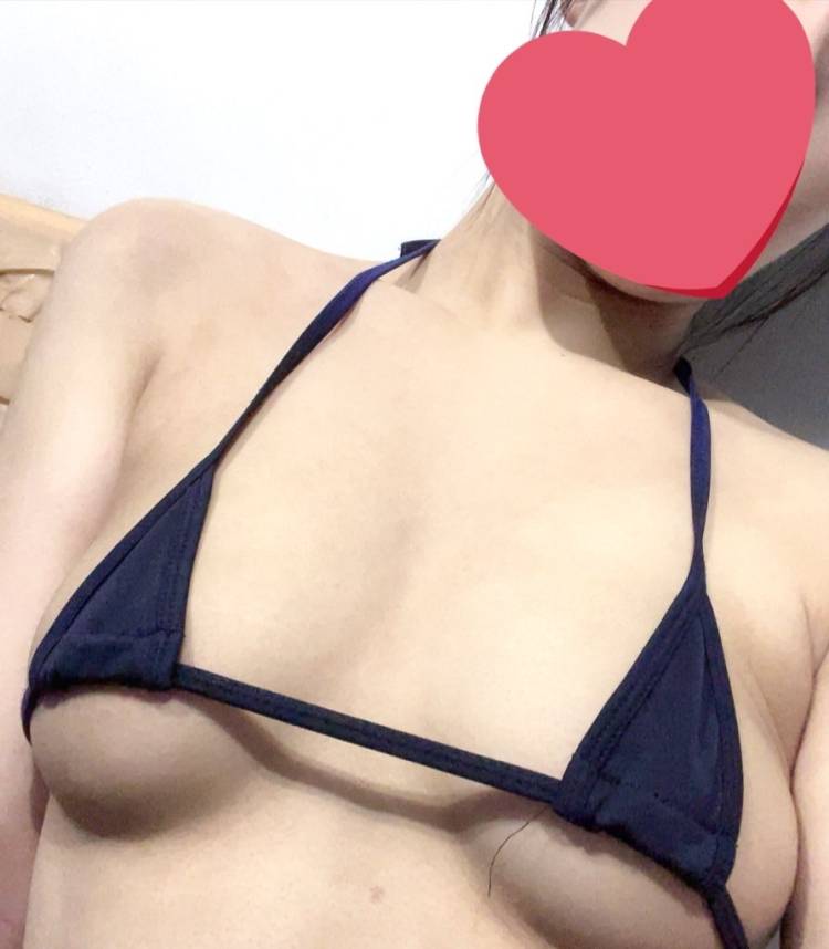 下乳に挟まる人募集‼️