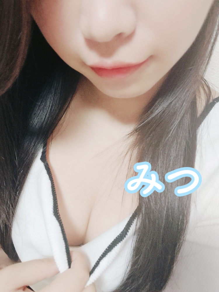 もぐもぐしながらᡣ𐭩