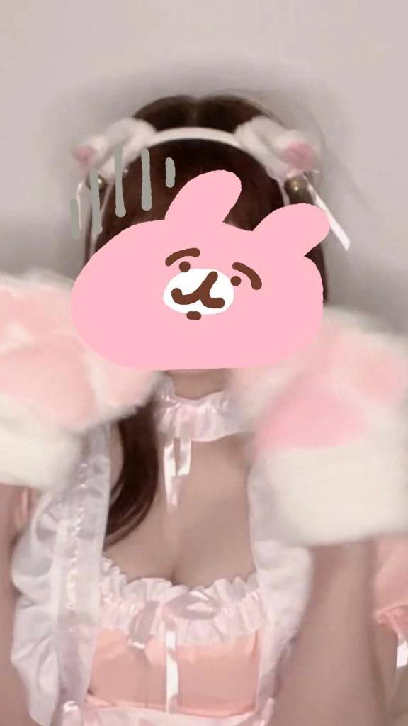 今日出勤してます( ; ; )
