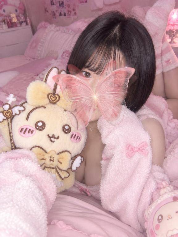 じっと見ないで♡