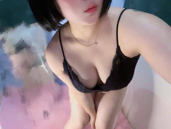じっと、、見ないで♡
