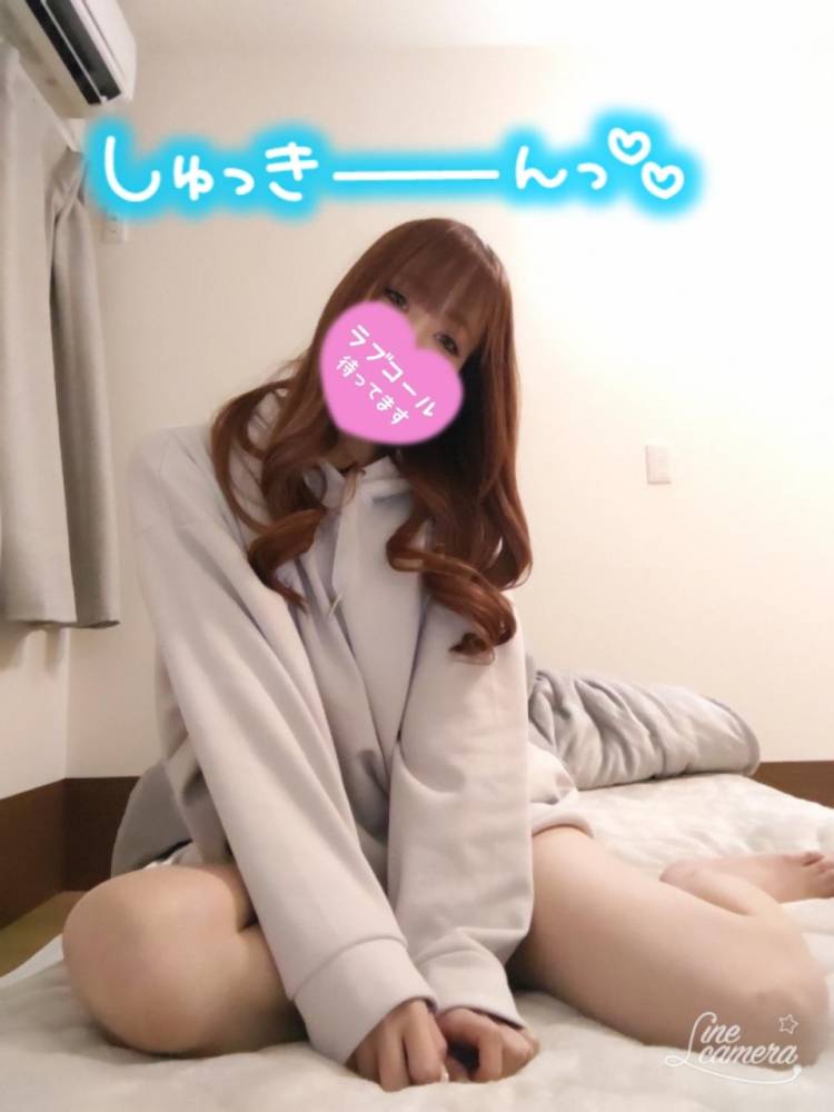 実は髪色変えてますん。