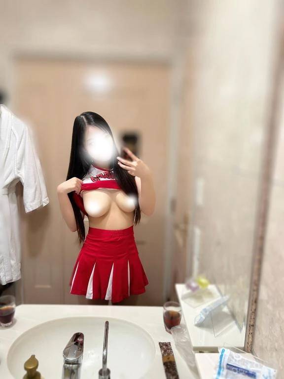 硬くなった🍌を🤍