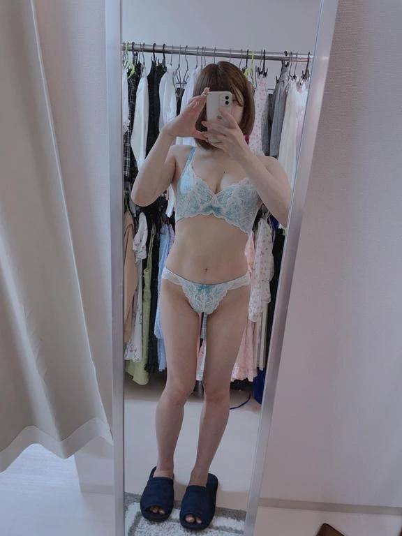 脱ぐだけで勃起♡