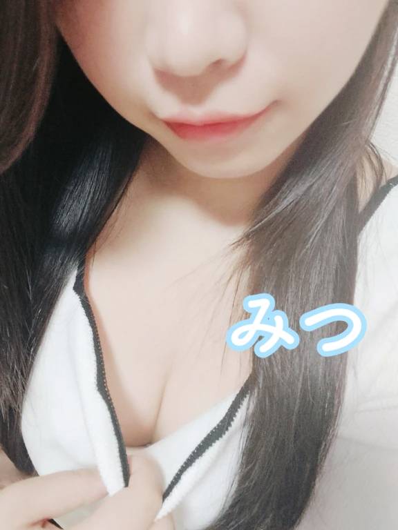 もぐもぐしながらᡣ𐭩