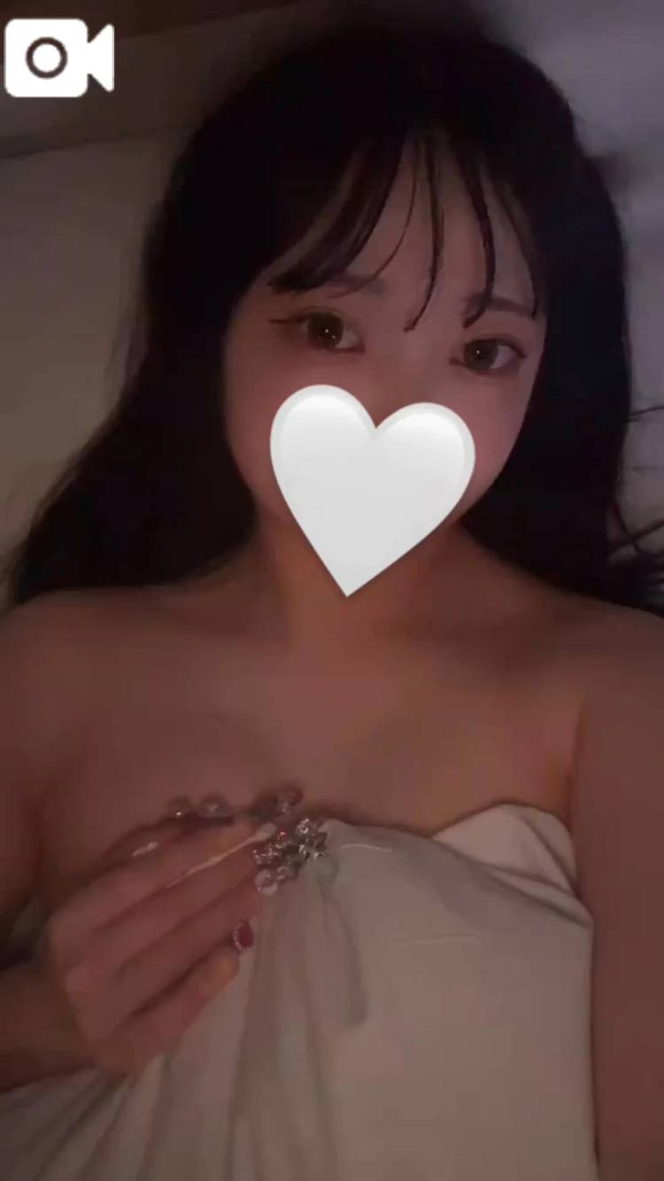 おもちゃ責めでヨダレもアソコもぐちょぐちょ