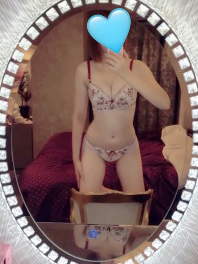 色白の女子大生☆初体験りあん（最後の楽園　～愛のある場所～）