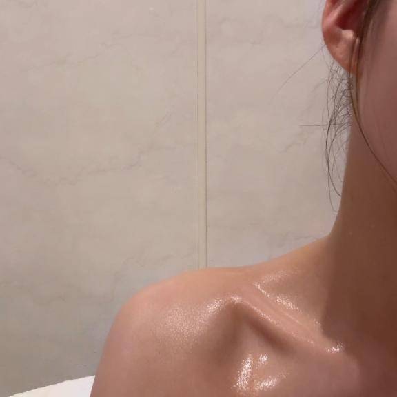 私､鎖骨綺麗なんです??