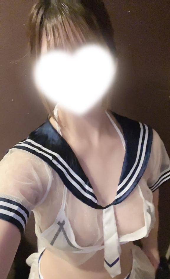 18時まで?スケスケ制服??