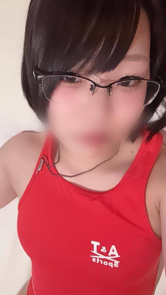 眼鏡女子???