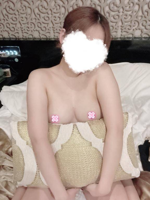 下を隠して・・・