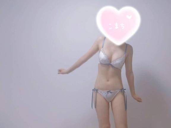 8月