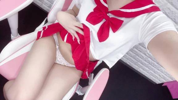 お兄さんだけに見せるよ♡