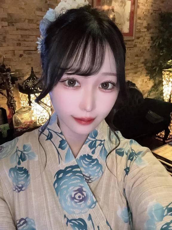 🌟 ヨルはこんな娘