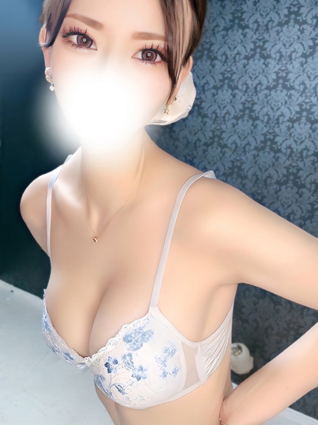 新人うらら【GOLD】（ラブマシーン広島〔ラブマシーングループ〕）