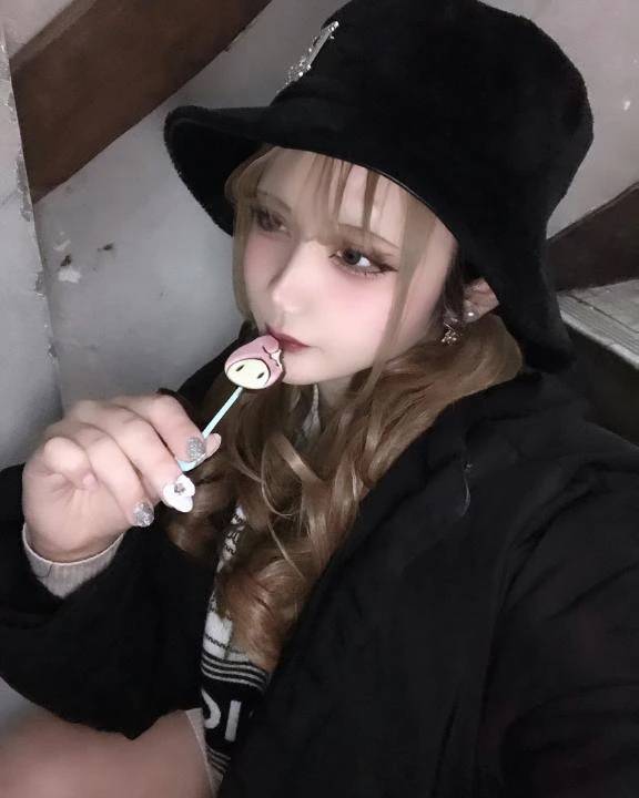 るり