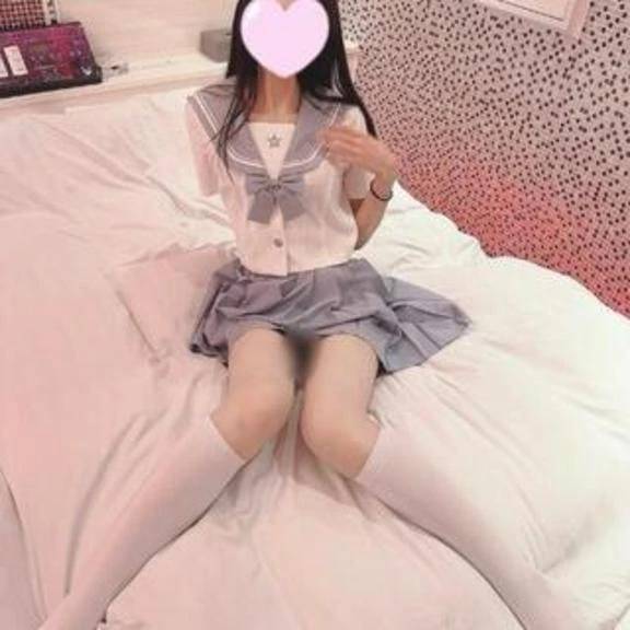 パンツ越しに擦られただけで…