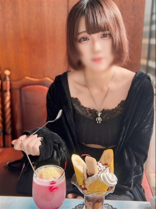 えみる【クビレ抜群スレンダー】（Secret Service ～貴方とだけの秘密の無料オプション～）