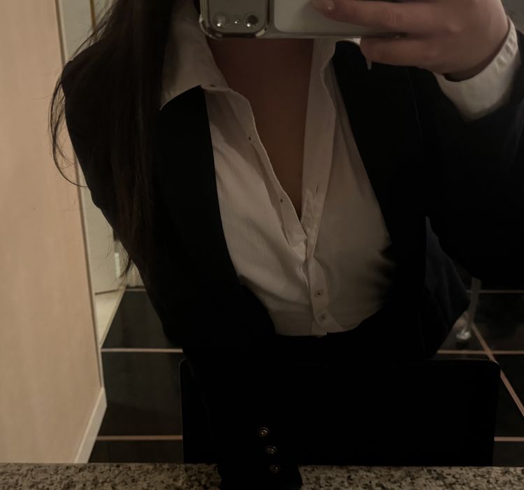 柚木カノン（専属秘書）