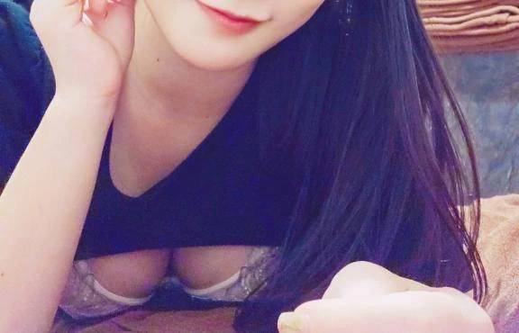 挟まれてみない？？