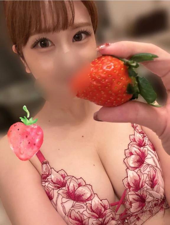 12時から出勤します🍓