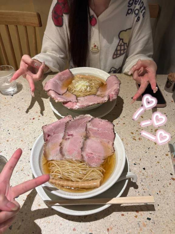 うぃす〜✋