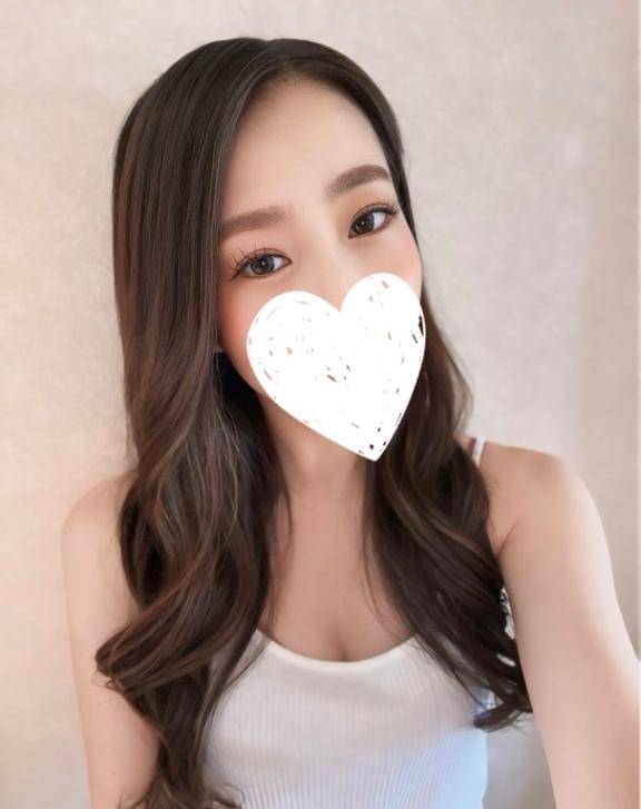 りりあ　究極の美ボディ！色白でピンクの乳首は必見の価値あり！