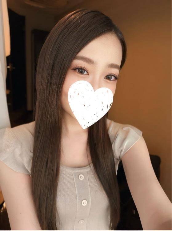 りりあ　究極の美ボディ！色白でピンクの乳首は必見の価値あり！