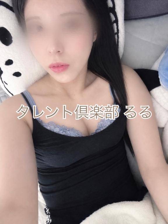るる ガチで鉄板!愛嬌抜群SSS級清楚美女(タレント倶楽部)