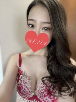 りりあ　究極の美ボディ！色白でピンクの乳首は必見の価値あり！