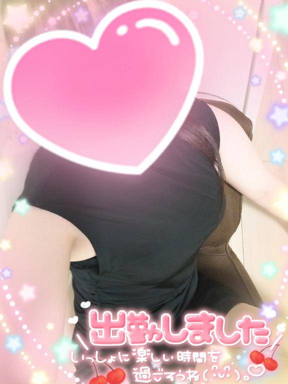 まひろ　色白清楚な発情美人☆夢中で舐めるド変態
