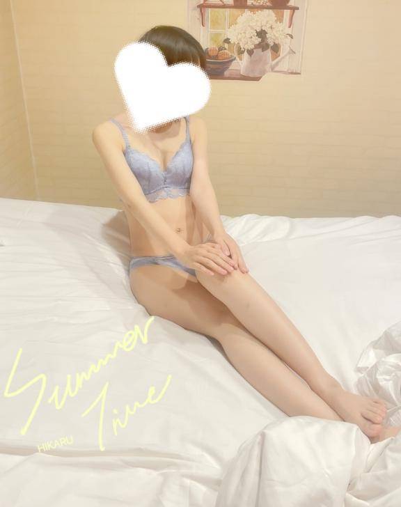 体験ひかる　背徳に濡れる白い肌