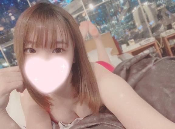 ふわり　えっちな色白美乳天使☆綺麗過ぎるパイパン割れ目
