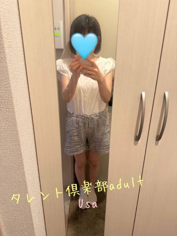うさ　色白清楚な発情美人☆夢中で舐めるド淫乱
