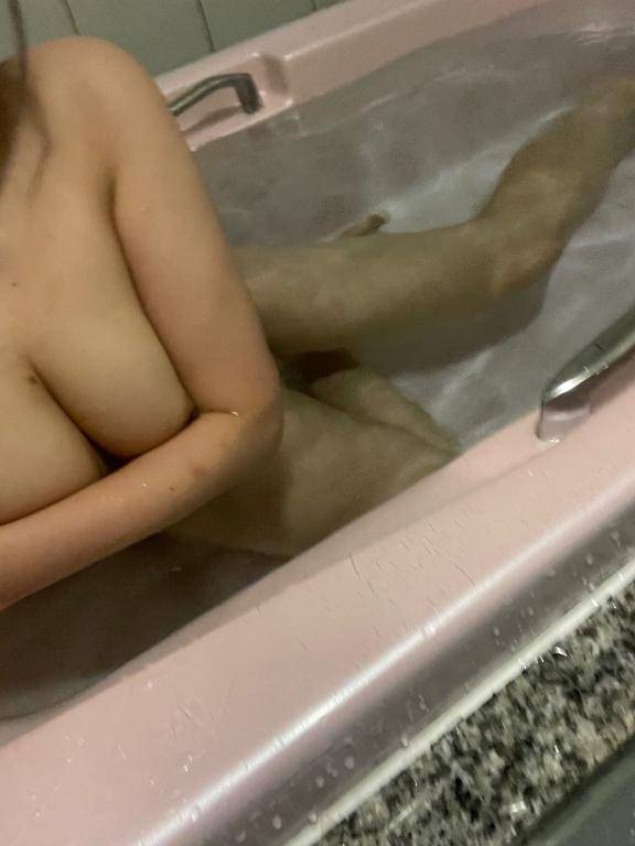 しぐれ　牝の本能が疼く☆最高美女の淫乱フェラ潮吹き祭り
