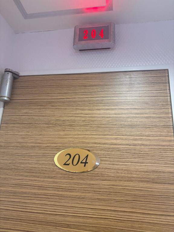 さくや　ドM潮吹き美人妻は全てを包み込む絶品Ｆカップ乳！！