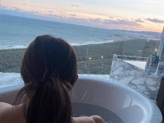 しぐれ　牝の本能が疼く☆最高美女の淫乱フェラ潮吹き祭り