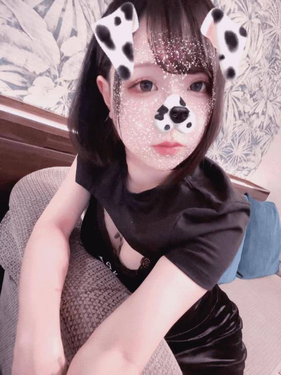 しいな　視線を向けられるだけでゾクゾクきちゃうエロカワ美女！！