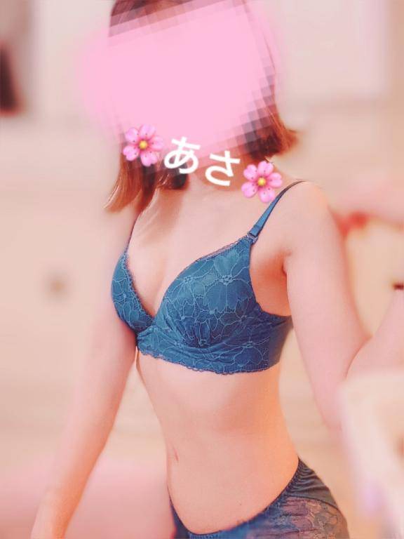 体験あさ　小柄色白スレンダーな変態痴女