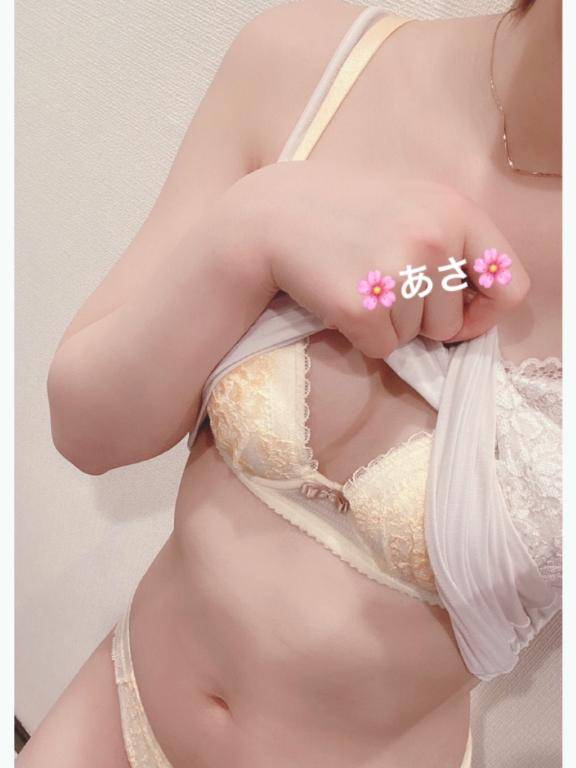 体験あさ　小柄色白スレンダーな変態痴女