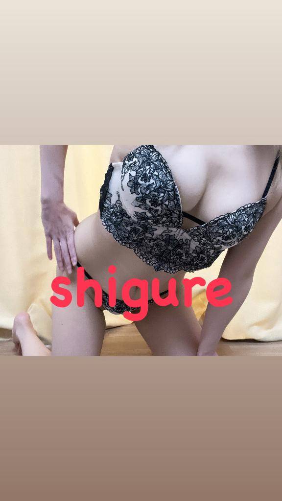 しぐれ　牝の本能が疼く☆最高美女の淫乱フェラ潮吹き祭り