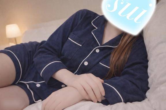 体験すい　笑顔の若妻、胸元は反則