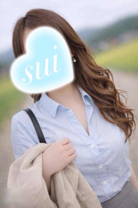 体験すい　笑顔の若妻、胸元は反則