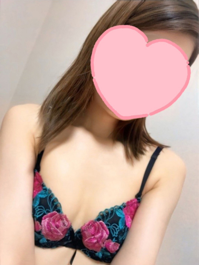 体験あさ　小柄色白スレンダーな変態痴女