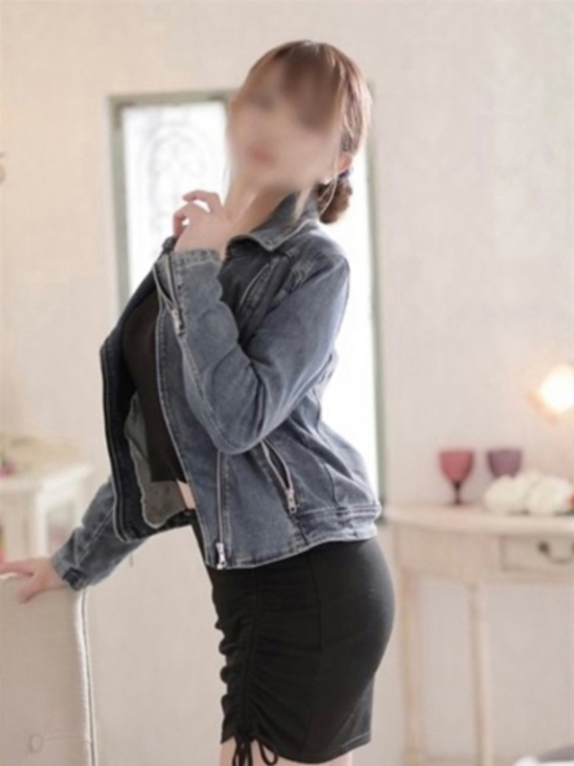 しぐれ　牝の本能が疼く☆最高美女の淫乱フェラ潮吹き祭り（タレント倶楽部アダルト）