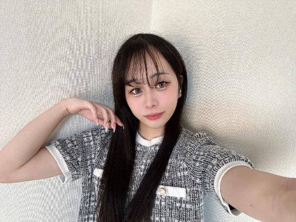 雪降ってるけど??