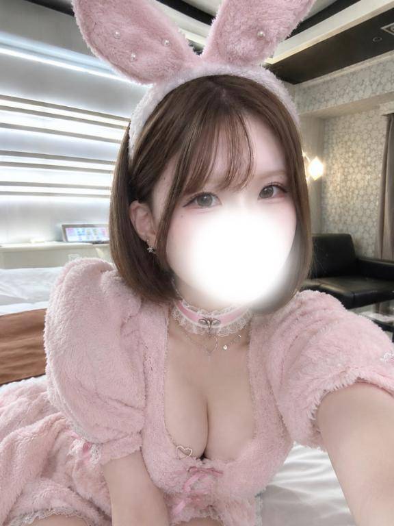 初めまして( . .)"