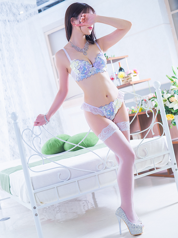 那美(なみ)（天国にいちばん近い島ニューカレドニア式高級アロマエステ）